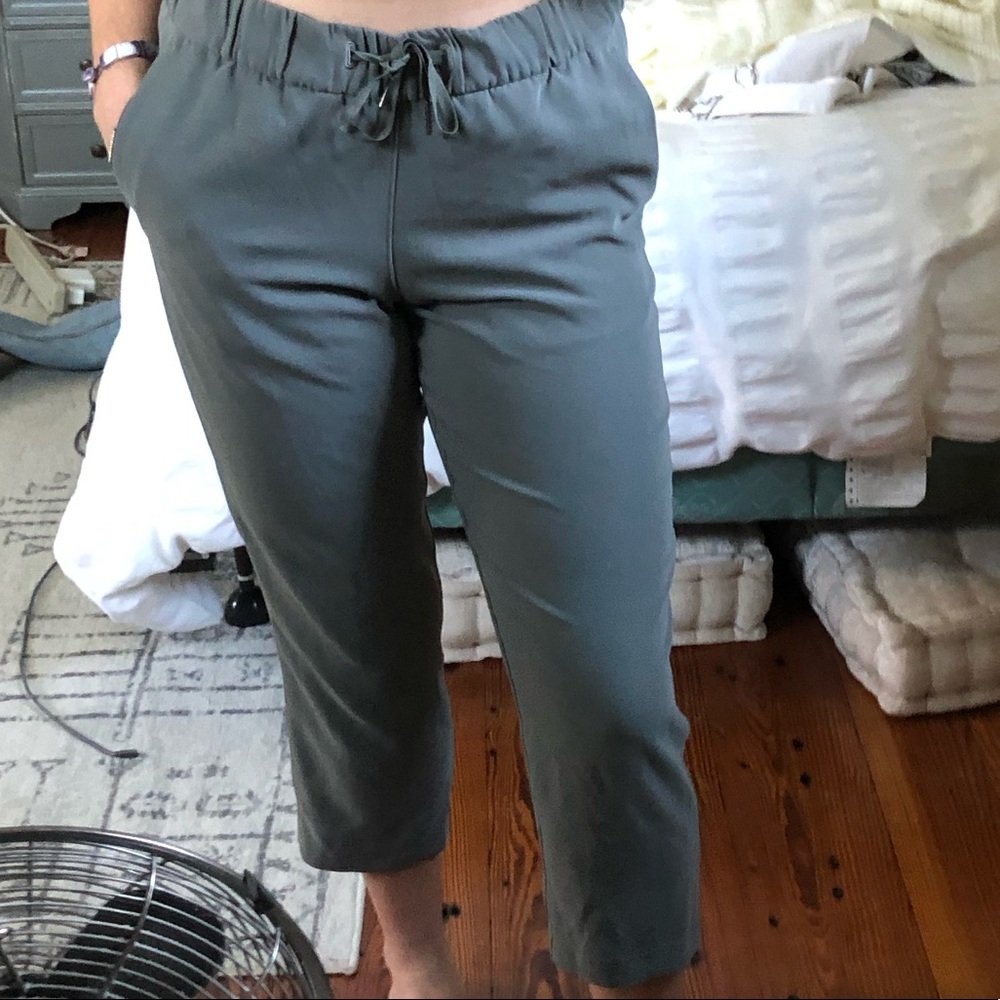 lulu lemon cropped joggers